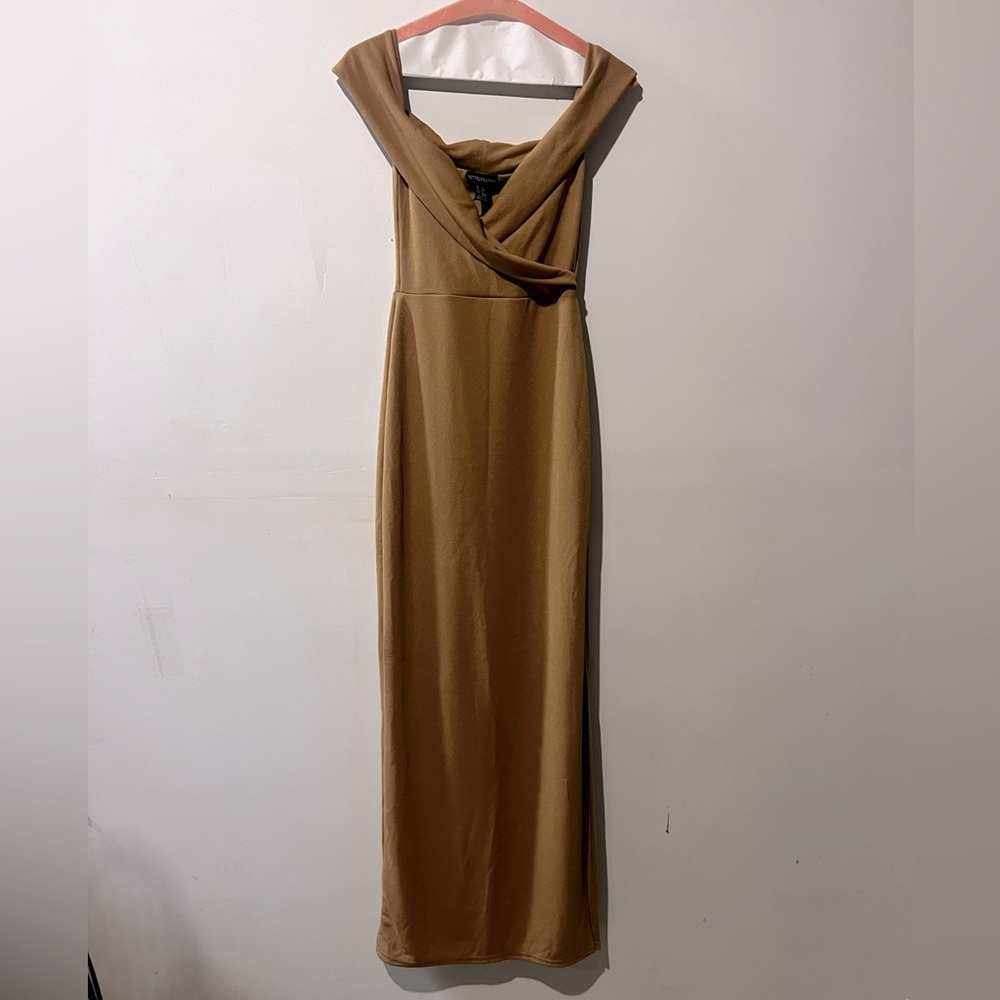 Pretty Little Thing drop shoulder maxi dress, size 2.